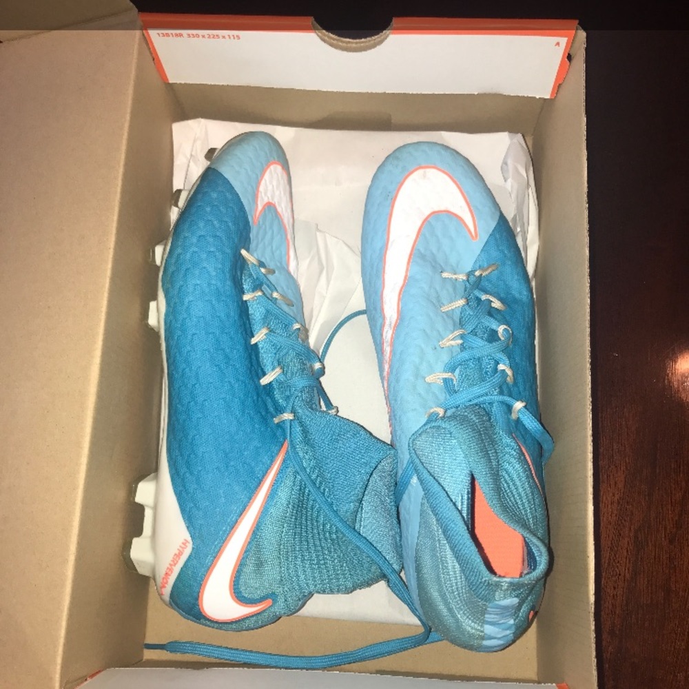 NIKE HIGH TOP HYPERVENOMS